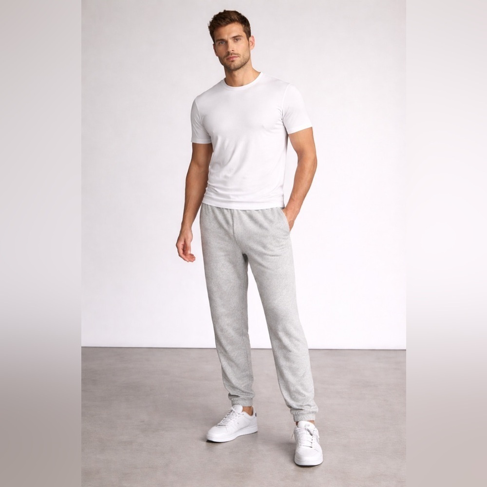 Adidas Men’s grey sweatpants with pockets - M